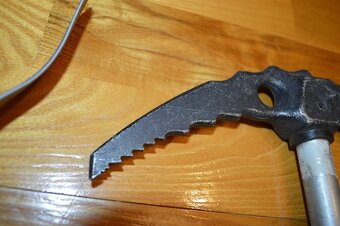 predam horolezecky cepin STUBAI - 2