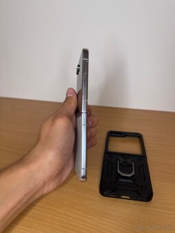 Samsung Galaxy Z Flip 5 - 2