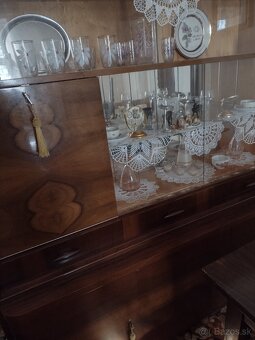 Predám starý nábytok. - 2