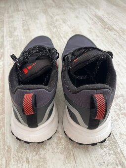 Chlapčenské botasky Adidas - 2