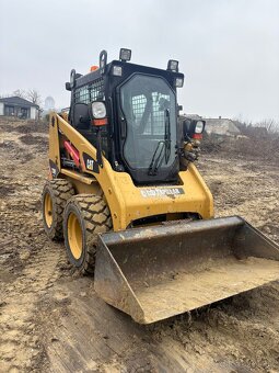 Nakladač smykovy Caterpillar 226B2 - 2