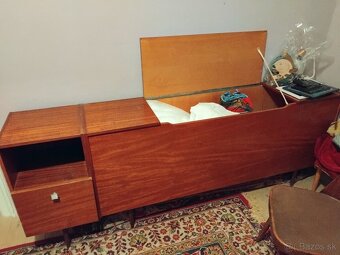 Predám retro perinakovu skrinu - 2