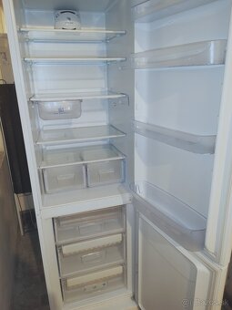 Predám chladničku Indesit 200cm - 2