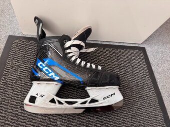 BRUSLE CCM AS-V TACKS   vel. 42/7,5 wide - 2