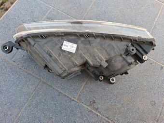 Škoda Octavia 3 predný svetlomet pravý - 2