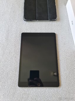 Apple Ipad 8th Gen. + Príslušenstvo - 2