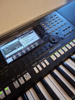 Yamaha psr s 775 - 2
