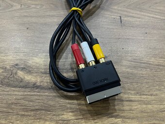 Originál scart kábel na Xbox 360 - 2