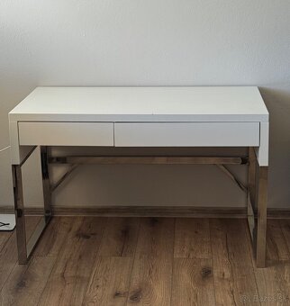 Elegantný kozmetický stôl - 2