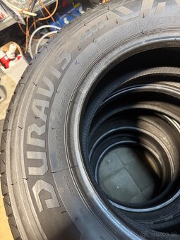 Predám letne pneu Bridgestone 215x79xR15 - 2