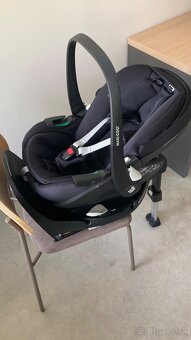 MAXI-COSI Pebble Pro 360 + FamilyFix Pro 360 essential black - 2