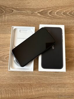 Predám iPhone 11 – 64 GB, čierny - 2