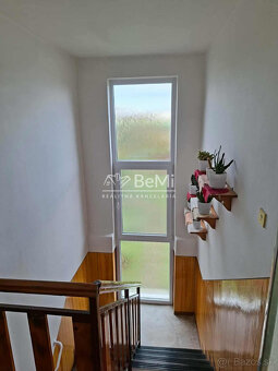 Rodinný dom s veľkou záhradou a garážou v tichej časti Choch - 2