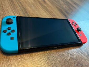 Nintendo Switch OLED + 1 hra (Super Mario Odyssey) - 2