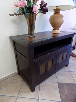 Štýlová komoda z masívu - tmavé drevo - 2