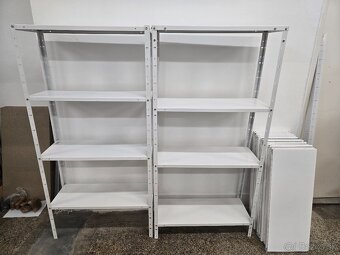 Celokovové lakované regály a police 8 kusov - 2