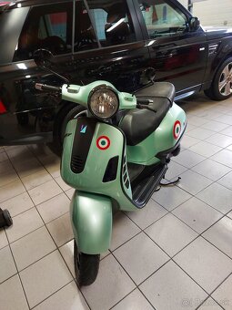 Vespa 200 GTS - 2