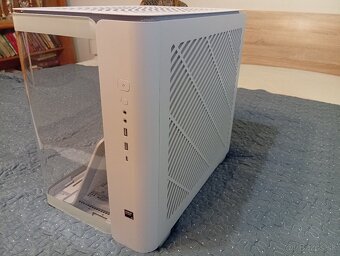 Predám PC skrinku Montech King 95 – White - 2