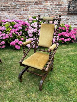 Staré hojdacie kreslo - 2