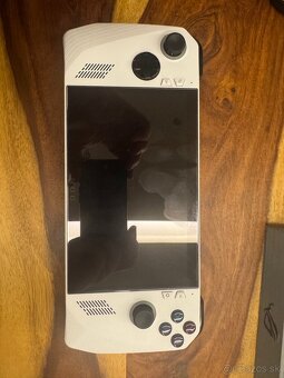 Predam ASUS rog ally z1 extreme - 2