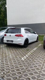 Volkswagen Golf 2.0 TDI Lounge VII - 2