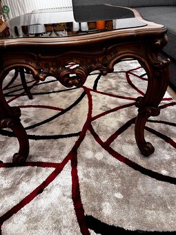 Starozitny stôl a stolicky - 2