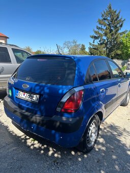 KIA Rio - 2