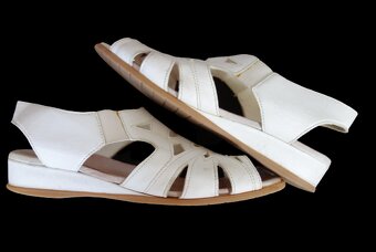 2x dámske sandále veľ. 38, clarks, remonte - 2