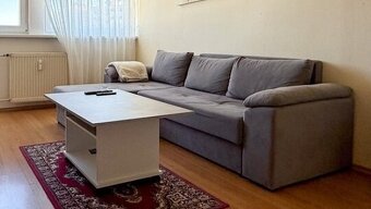 Sedačka,posteľ,skrine. - 2
