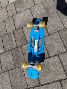 Spokey Pennyboard Skateboard s LED kolieskami - 2
