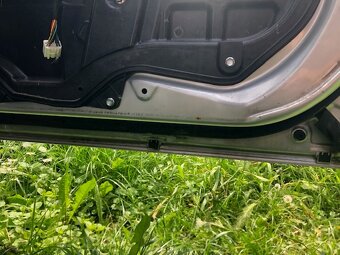 Predné dvere l+p Mazda 5 2005-2010 kod farby 22V - 2