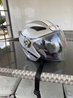 Predam motorkáraku prilbu - 2