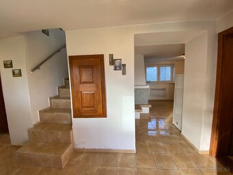 POZOR ,podstatné zníženie ceny, bývajte alebo podnikajte v r - 2