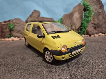 Prodám model 1:18 renault twingo - 2