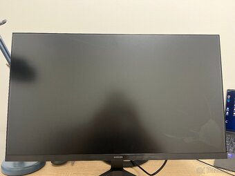 Samsung S27C310EAU 27" — na diely, prasknutá matica - 2