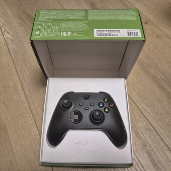 Xbox Wireless Controller - Čierny Carbon Black - 2