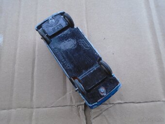 Stará Hračka Volha 24 USSR - 2