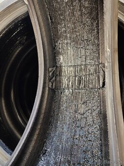 Predám letné pneumatiky pirelli 245/40r19 - 2