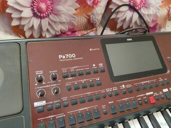 Predám Korg pa700 - 2