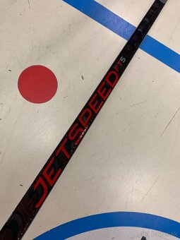 UPLNE NOVA PROFI HOKEJKA CCM JETSPEED FT5 SR L/P - 2