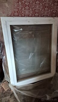 Stare ale nove drevo-plastove okna - 2