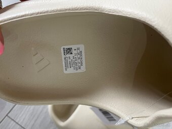 Yeezy slides béžové - 2