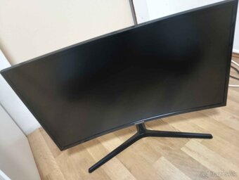 Samsung zakrivený monitor 24 palcový - 2