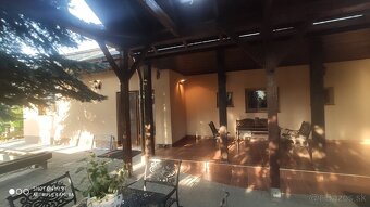 Priestranný rodinný dom v obci medzi Piešťanmi a Hlohovcom - 2