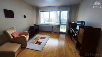 Priestranný 3-izbový byt na Sídlisku 3 v Prešove - 2