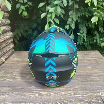 Predám cross prilbu XL- NOVÁ NEPOUŽITÁ - 2