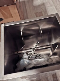 Maxima manualny mixer na maso 7,5kg - 10L - 2