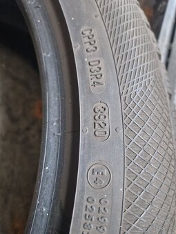 275/45R21 - 2