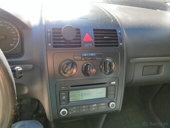 VOLKSWAGEN TOURAN - 2