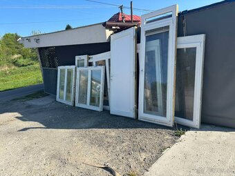 plastove okna + dvere ,plynovy kotol ,radiatory - 2